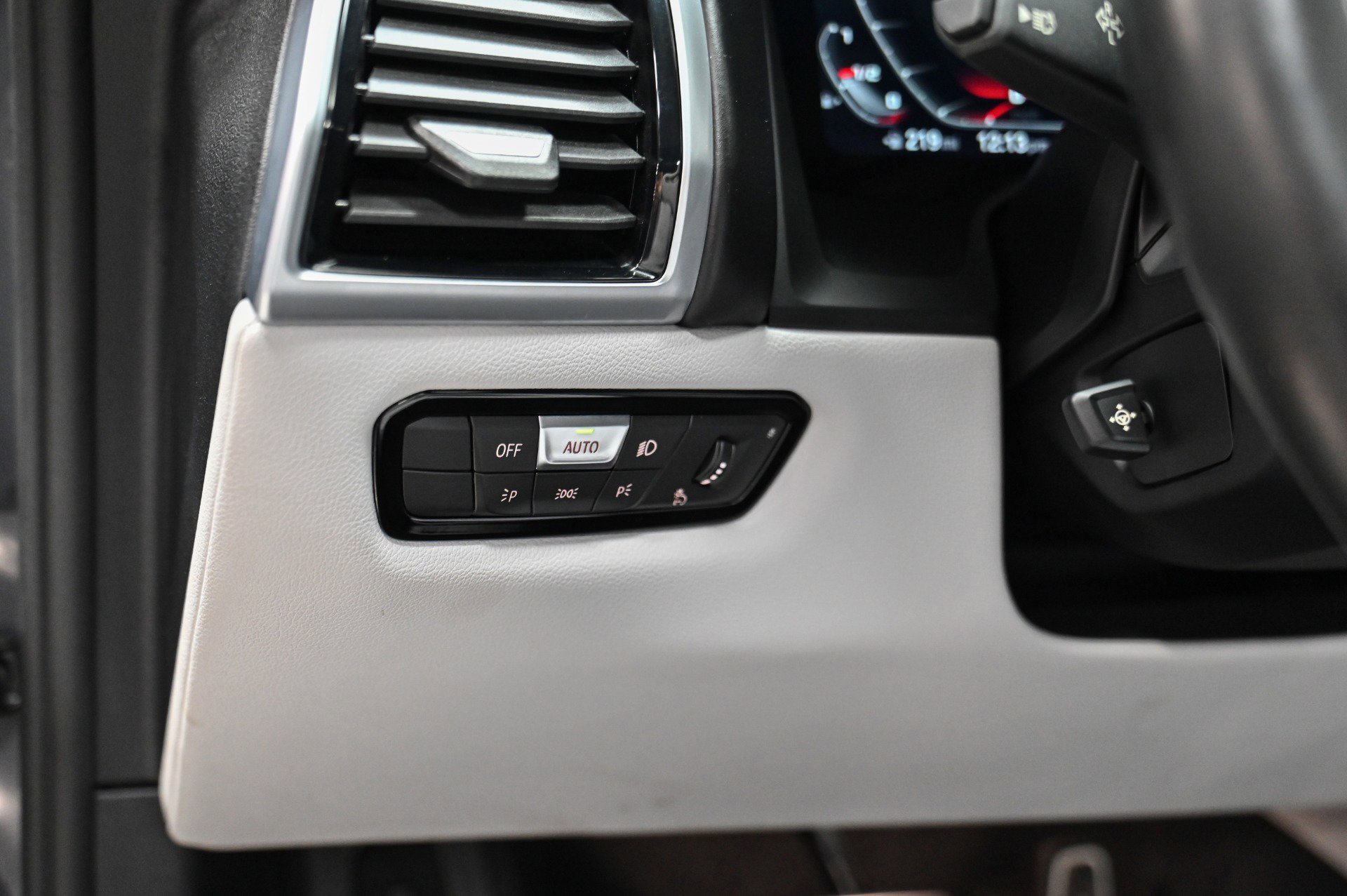 Used 2022 BMW M8 Competition image 47