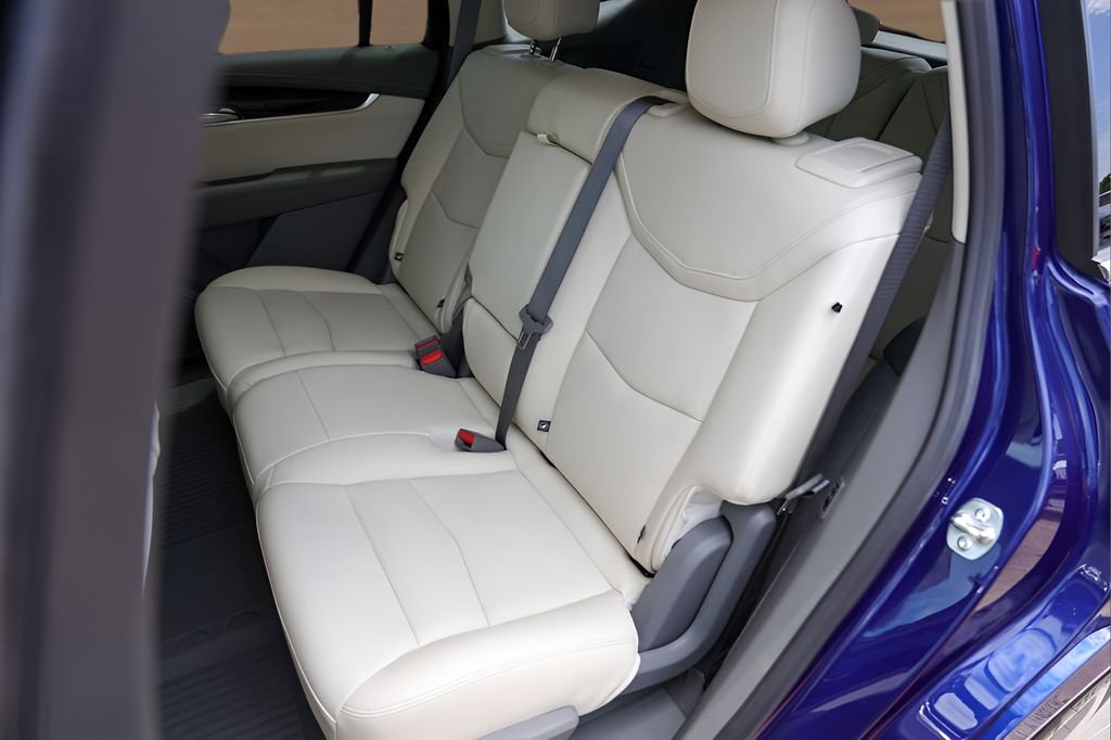Certified 2025 Cadillac XT6 Premium Luxury w/ Technology Package FWD image 26