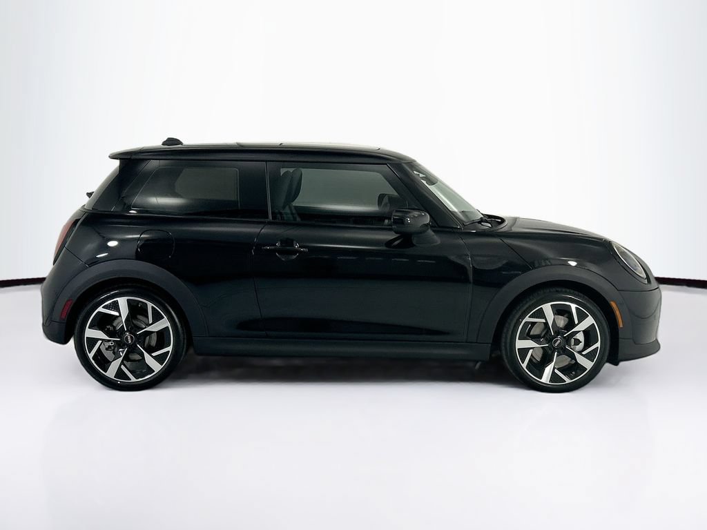 New 2026 MINI Cooper 2-Door Hardtop FWD image 4
