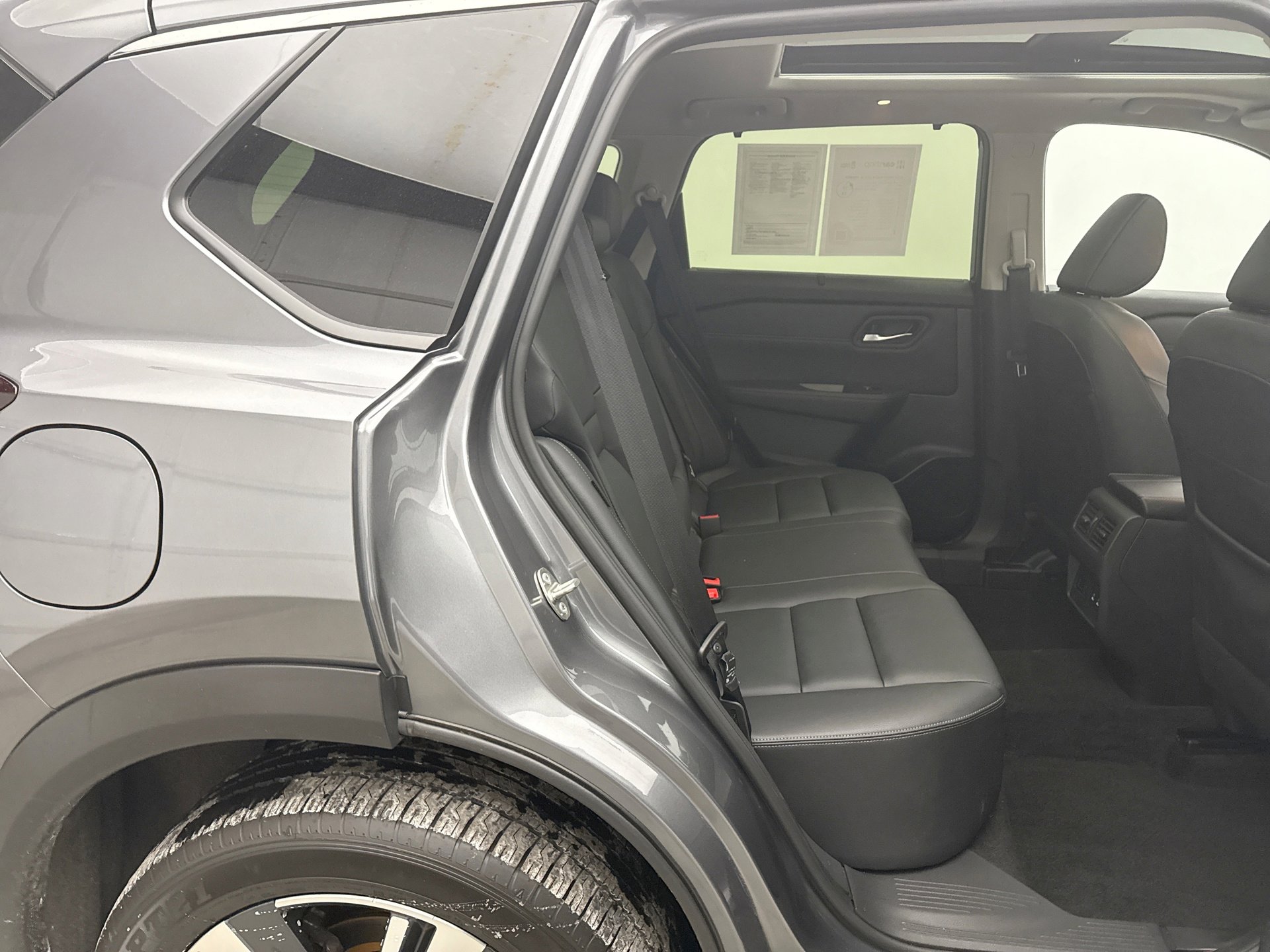 Used 2024 Nissan Rogue SL w/ SL Premium Package image 19