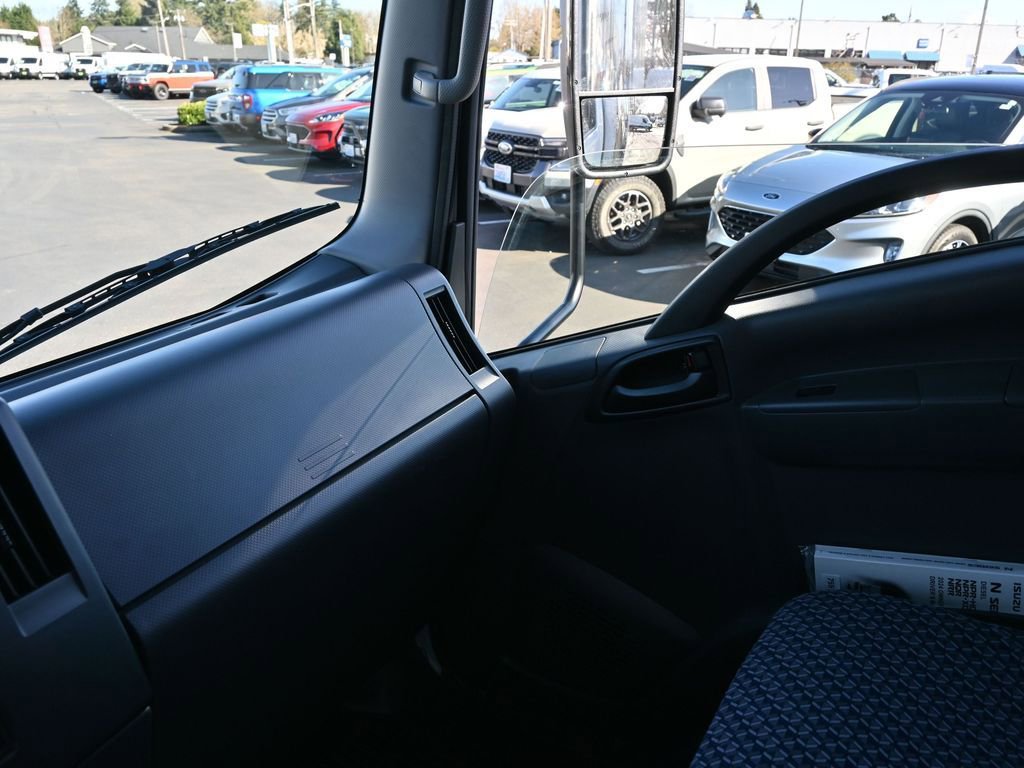 Used 2024 Isuzu NPR image 21