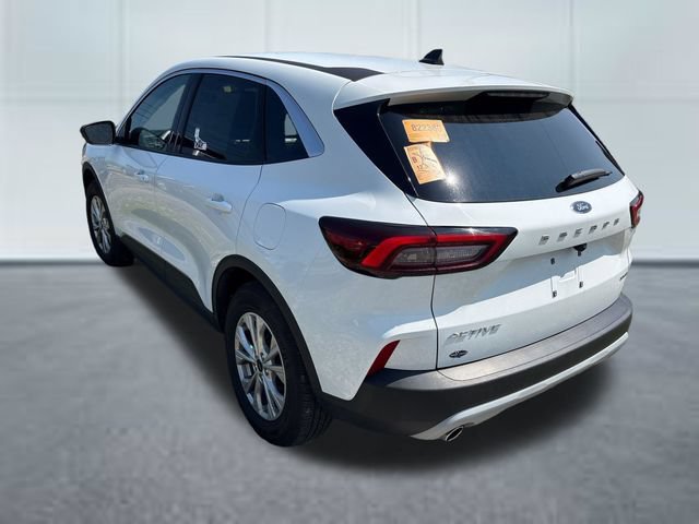 Used 2023 Ford Escape Active AWD/4WD image 2