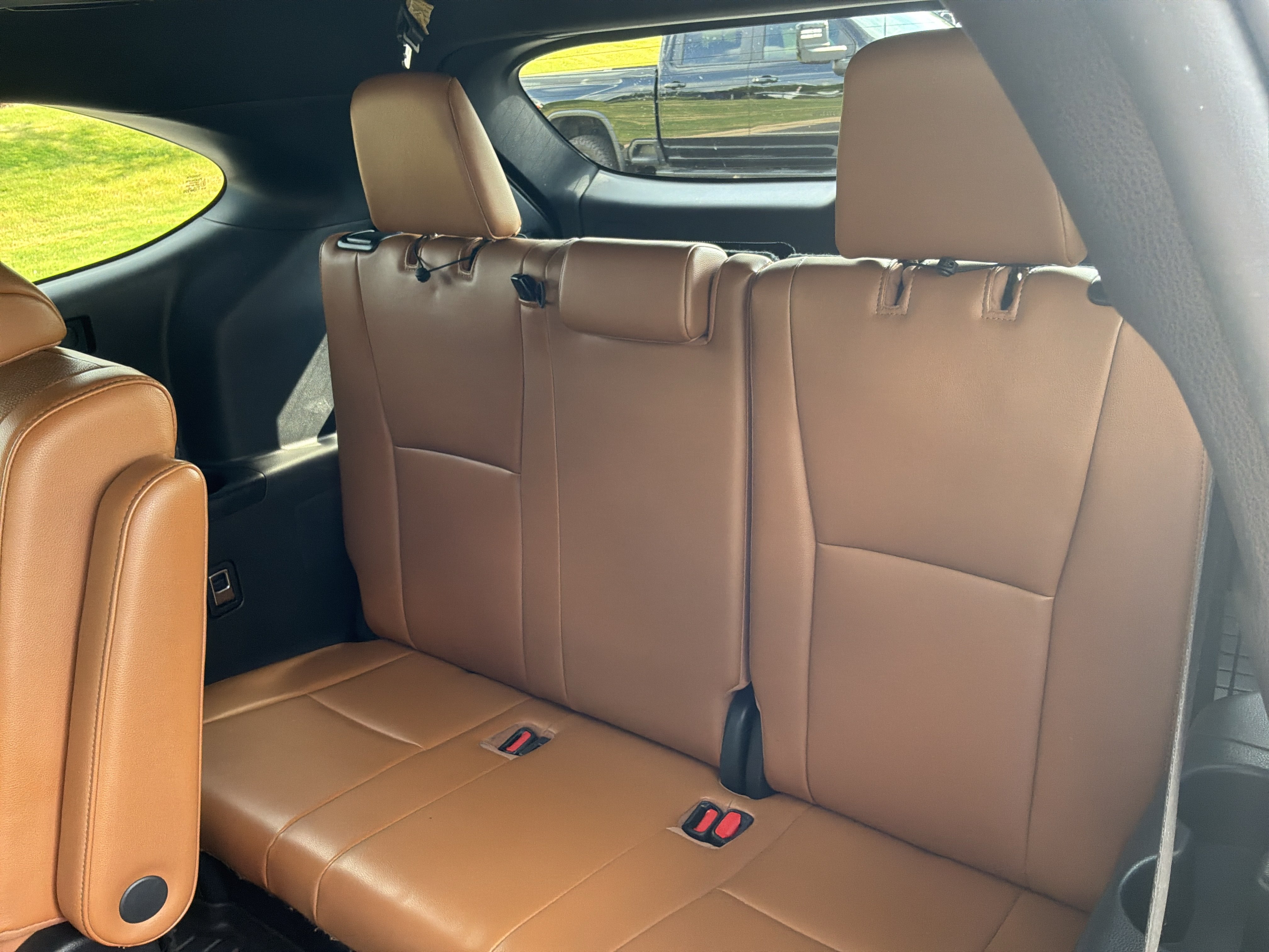 Used 2022 Toyota Highlander Platinum FWD image 32