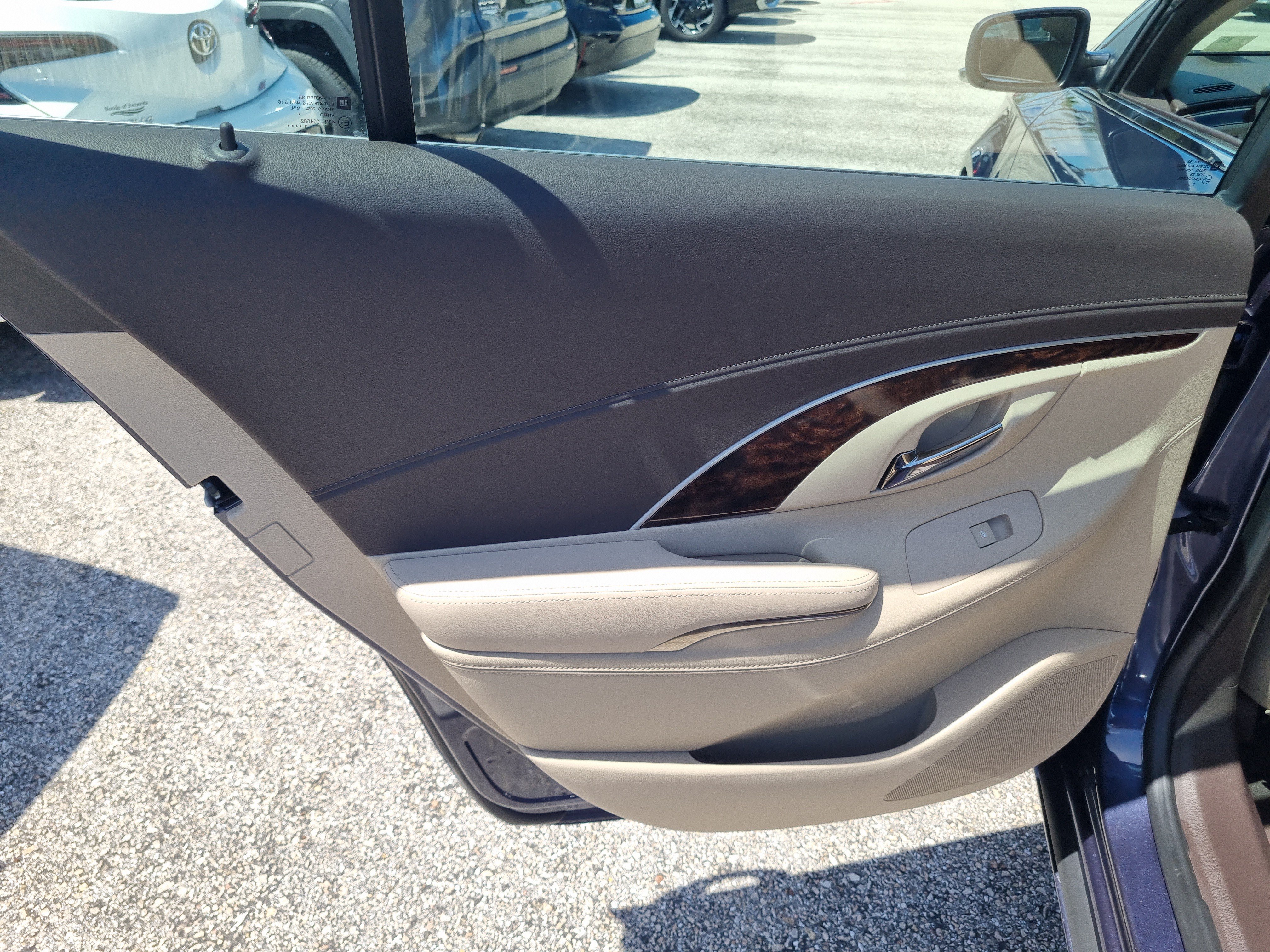 Used 2014 Buick LaCrosse Leather FWD image 14