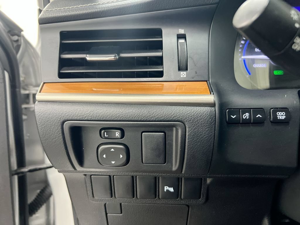 Used 2013 Lexus ES 300h w/ Premium Pkg FWD image 18