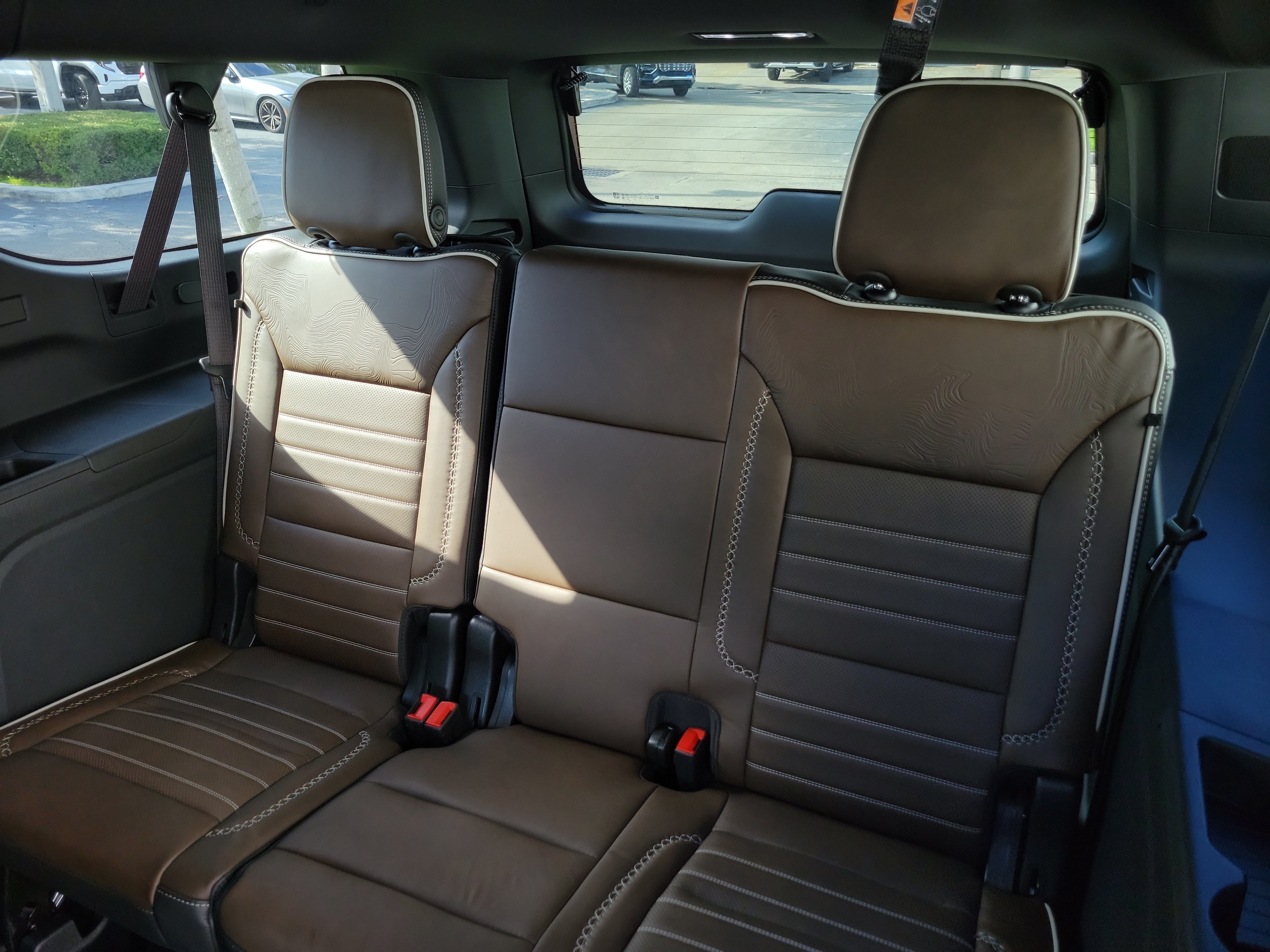 New 2026 GMC Yukon XL Denali Ultimate AWD/4WD image 13