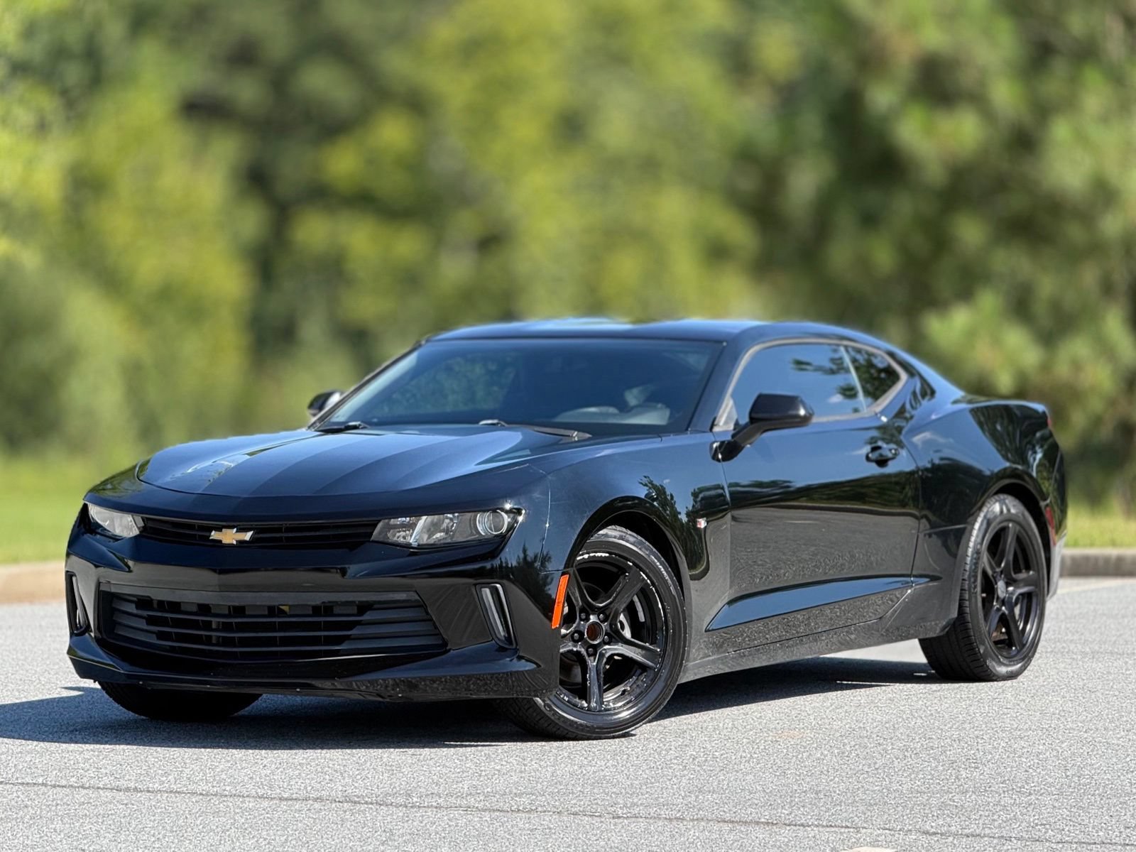 Used 2017 Chevrolet Camaro LT RWD image 8