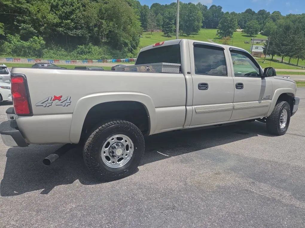 Used 2007 Chevrolet Silverado 2500 LT w/ Heavy-Duty Power Package AWD/4WD image 5
