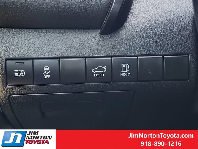 Used 2019 Toyota Camry SE w/ Convenience Package FWD image 23