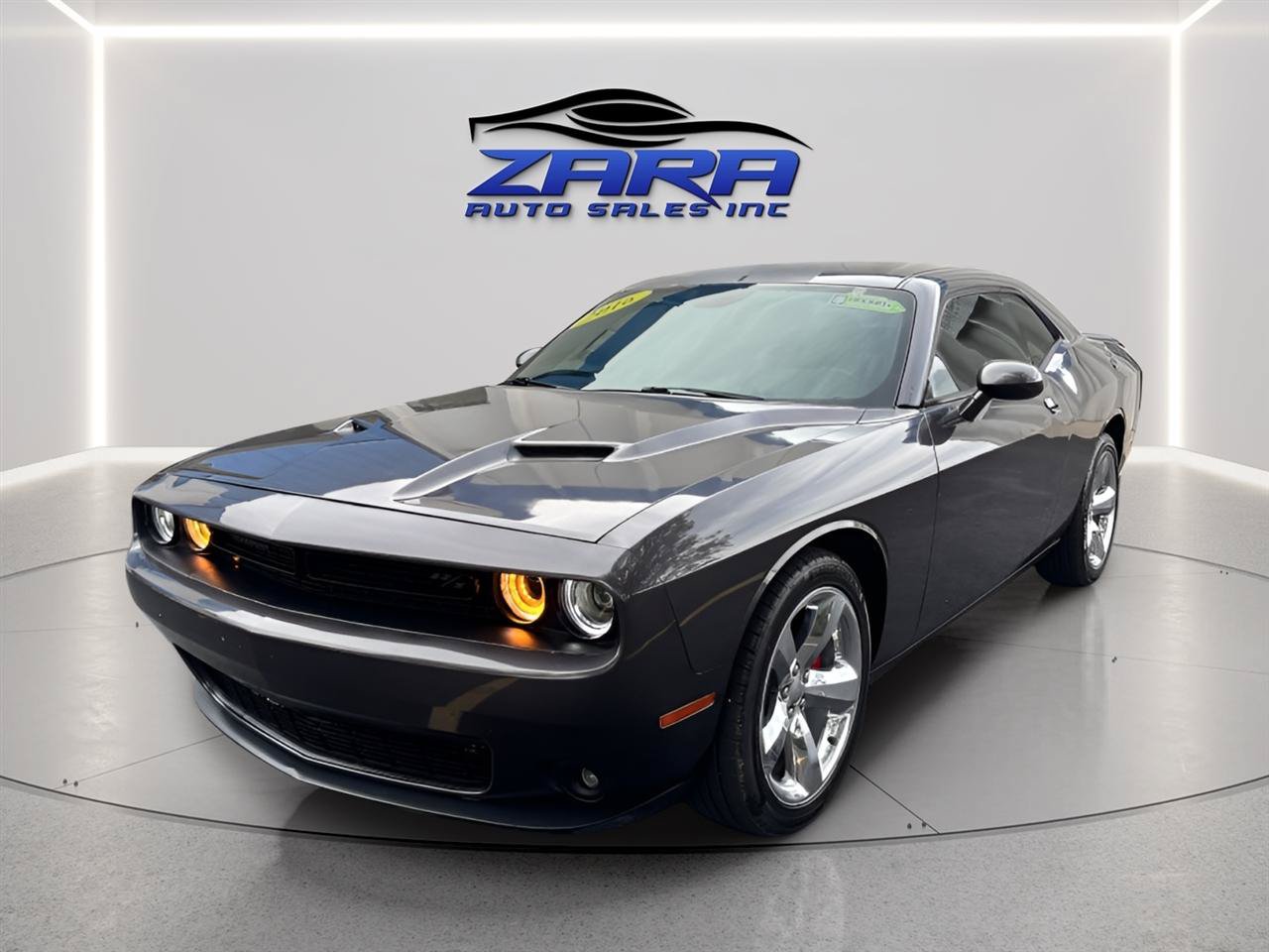 Used 2016 Dodge Challenger R/T Plus RWD image 2