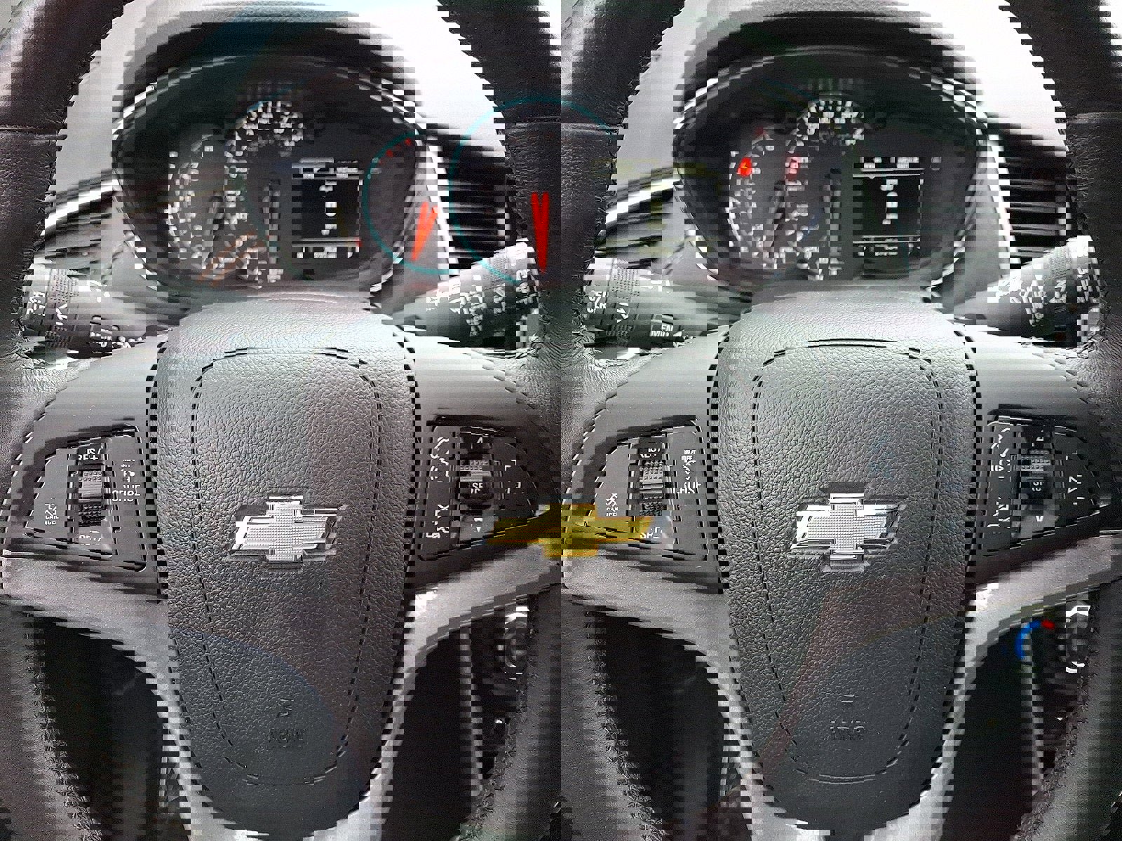 Used 2022 Chevrolet Trax LT w/ LT Convenience Package image 19