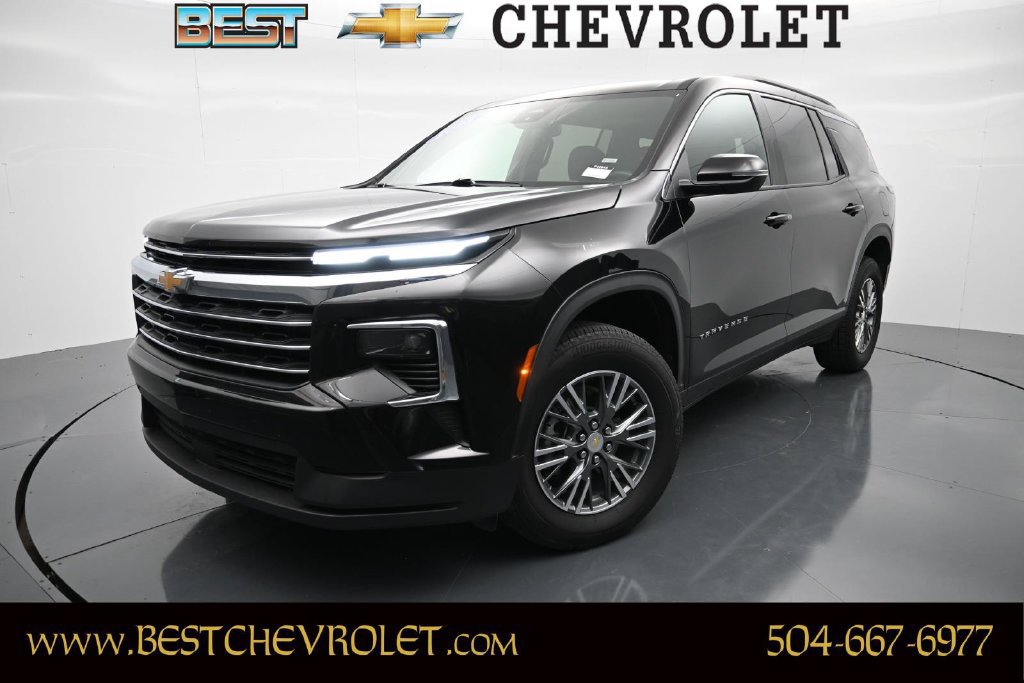Used 2025 Chevrolet Traverse LT FWD image 1
