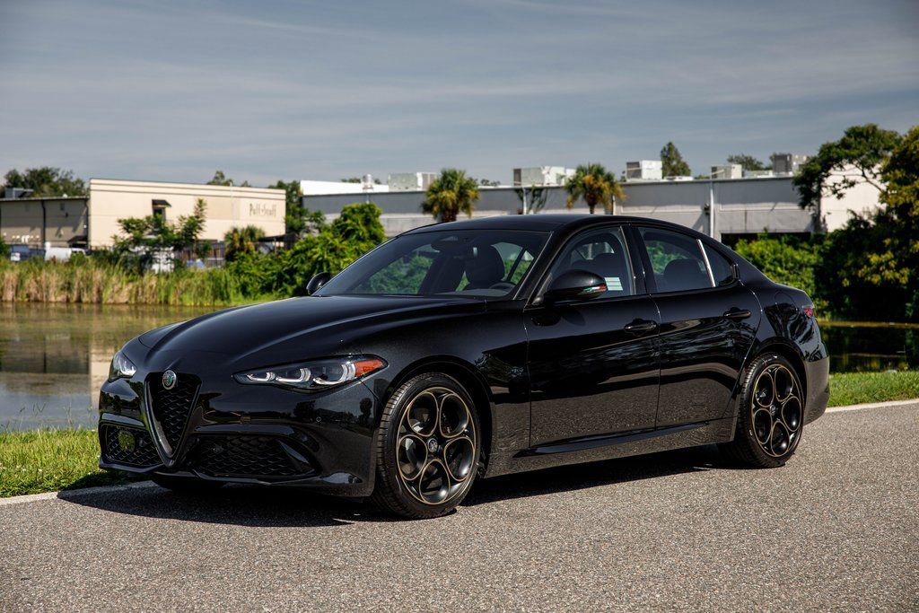 New 2025 Alfa Romeo Giulia w/ Driving Assist Package image 7