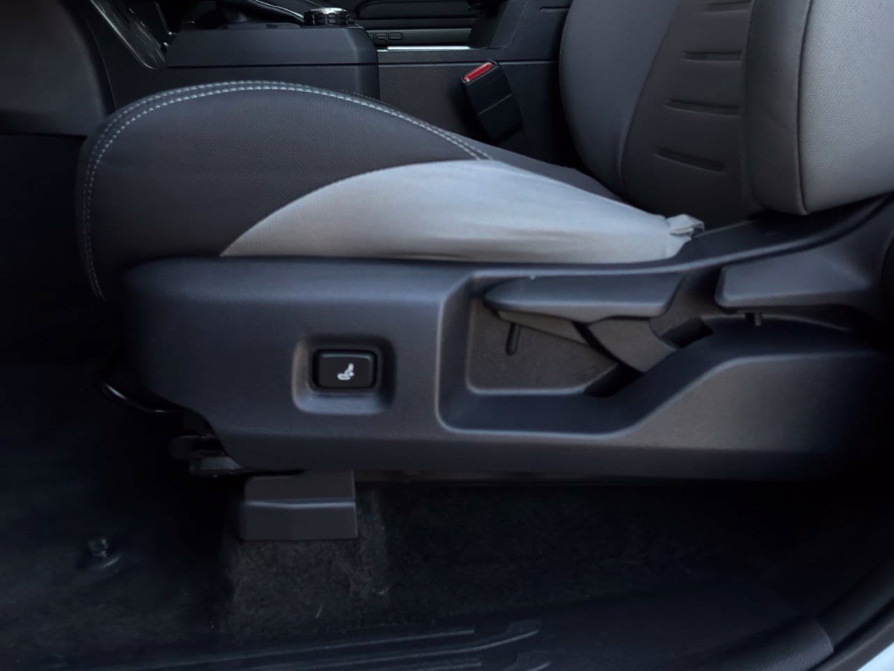 Used 2025 Toyota Tacoma TRD Sport RWD image 9
