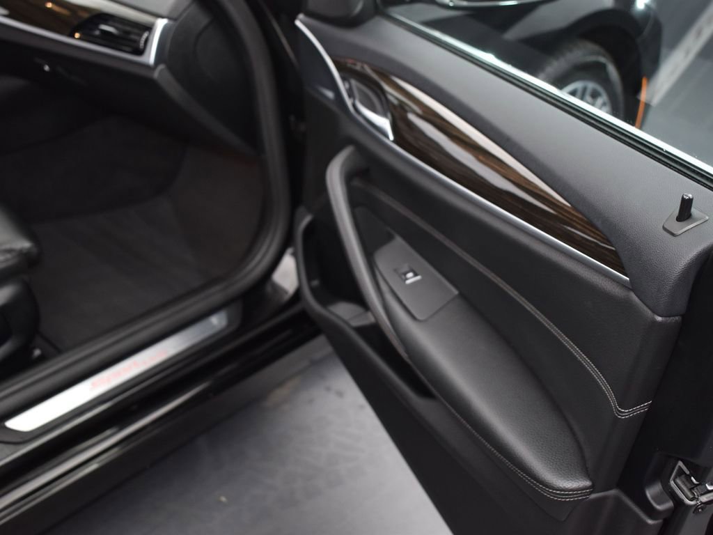 Used 2019 BMW 530i xDrive w/ Convenience Package image 19