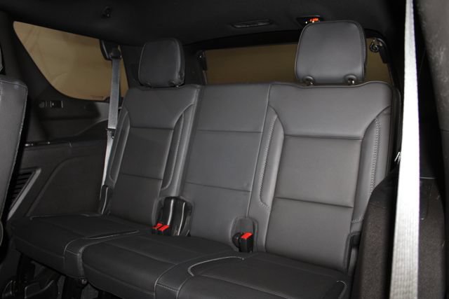 Used 2021 GMC Yukon Denali w/ Denali Premium Package AWD/4WD image 13