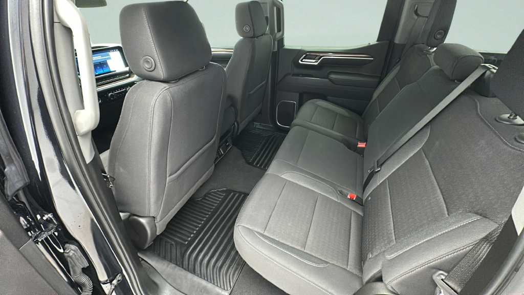 Used 2024 Chevrolet Silverado 1500 LT AWD/4WD image 11