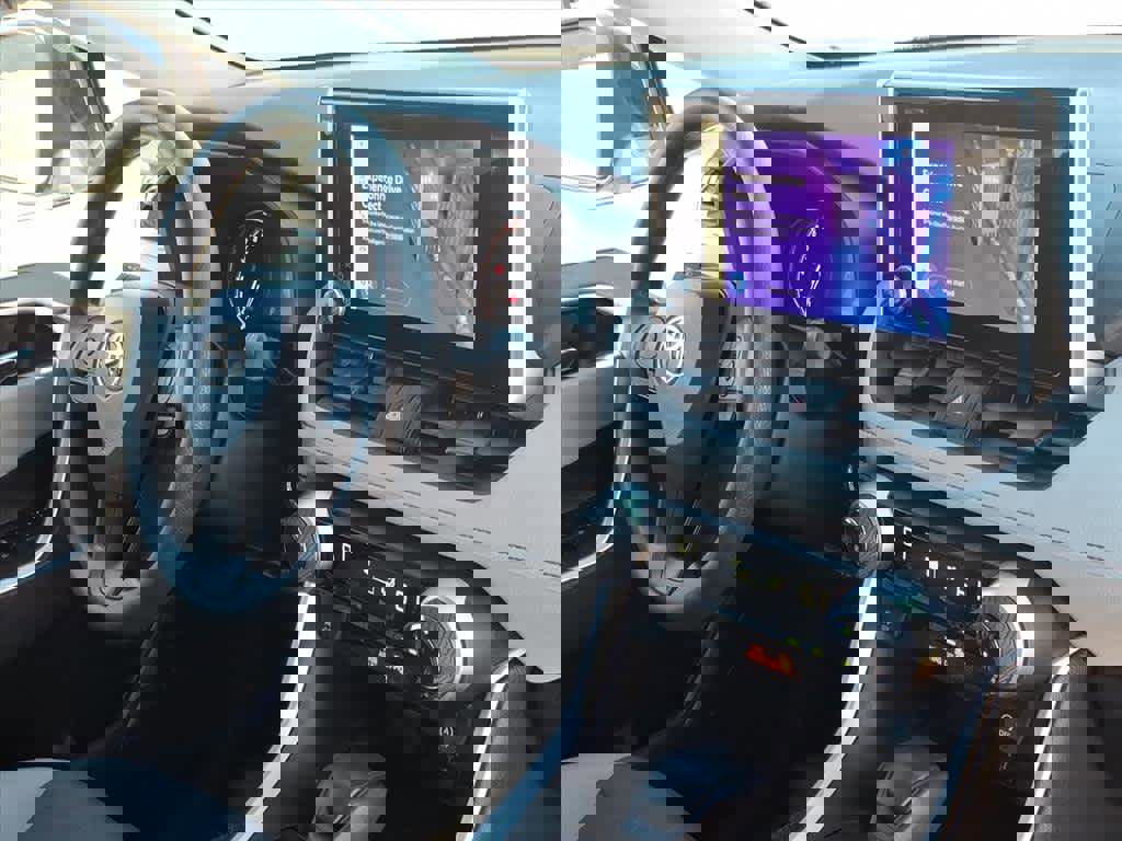 Used 2024 Toyota RAV4 XLE image 19