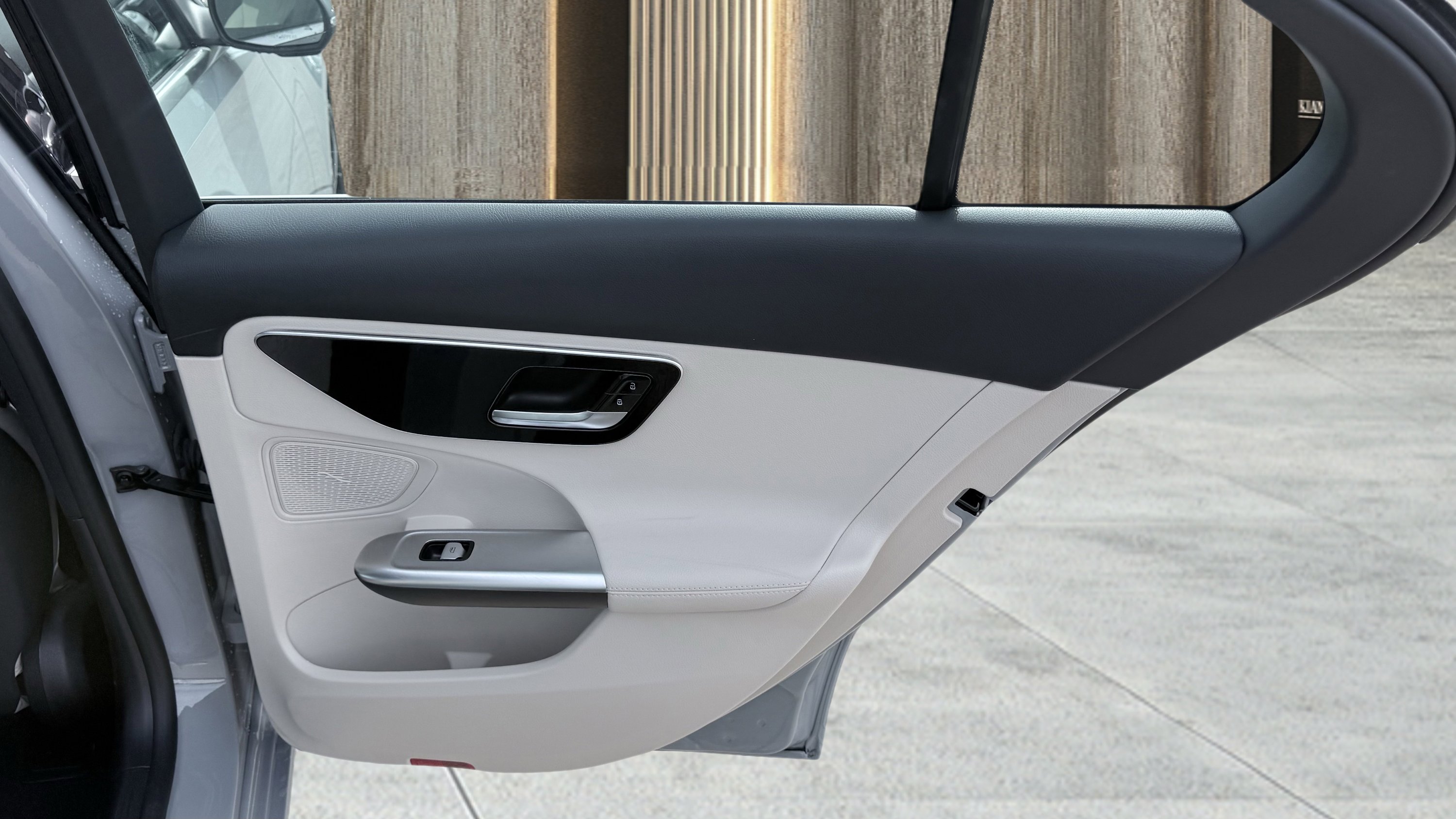 Used 2025 Mercedes-Benz C 300 Sedan image 37