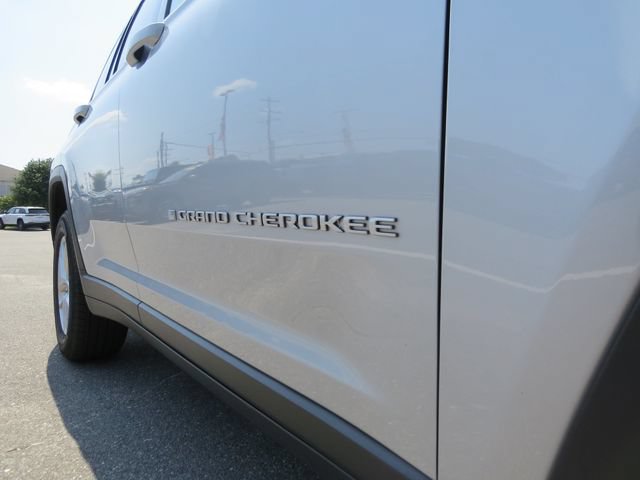 Certified 2024 Jeep Grand Cherokee Laredo X w/ Luxury Tech Group I RWD image 10