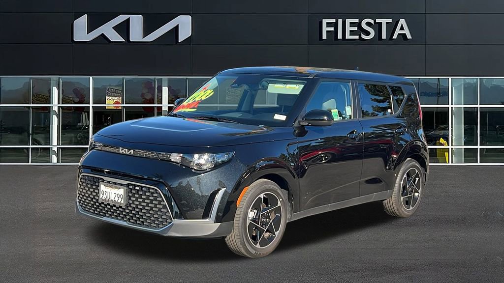 Certified 2025 Kia Soul EX image 2