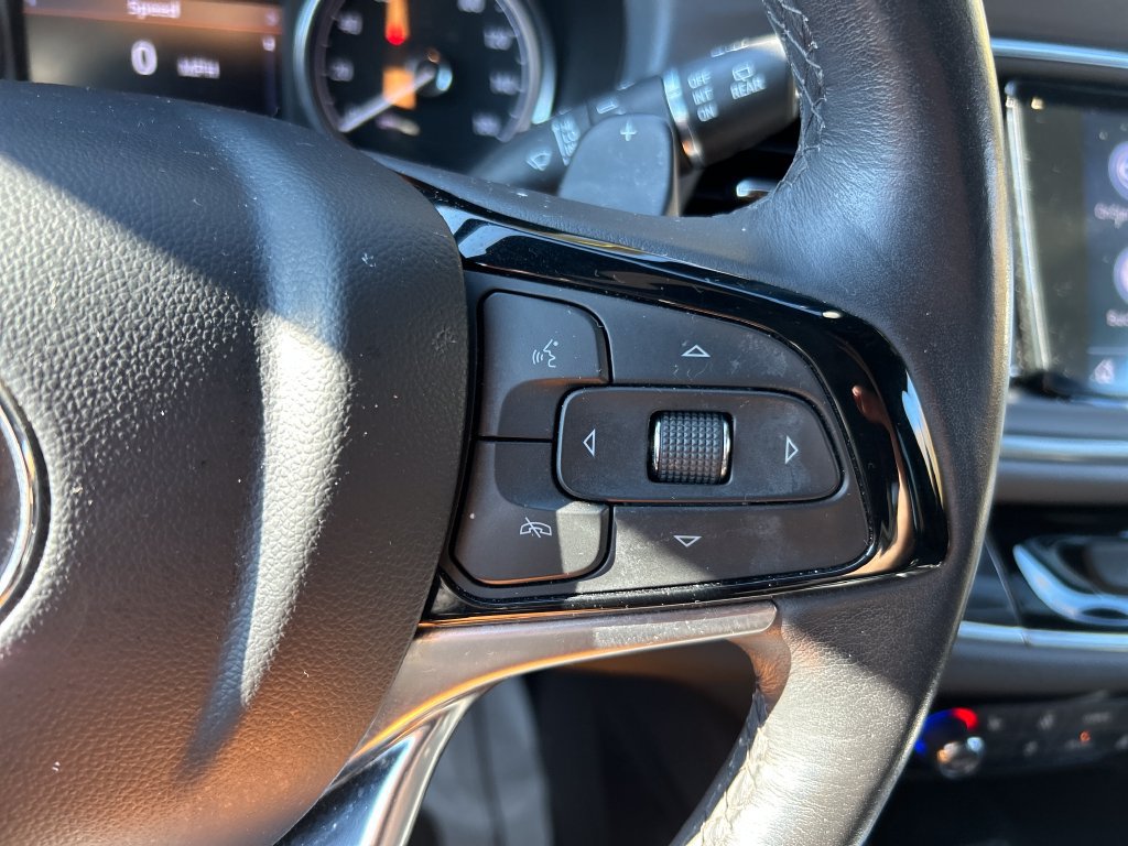 Used 2023 Buick Enclave Essence AWD/4WD image 26