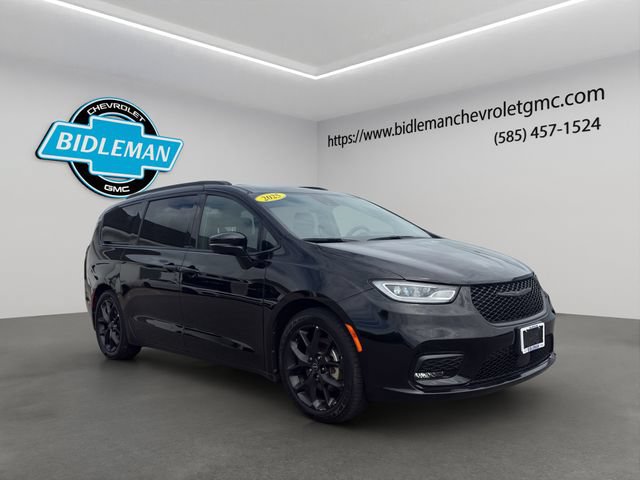 Used 2025 Chrysler Pacifica Limited FWD image 1