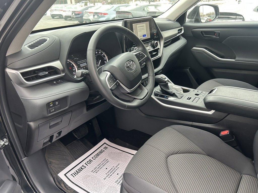 Certified 2025 Toyota Highlander LE image 8
