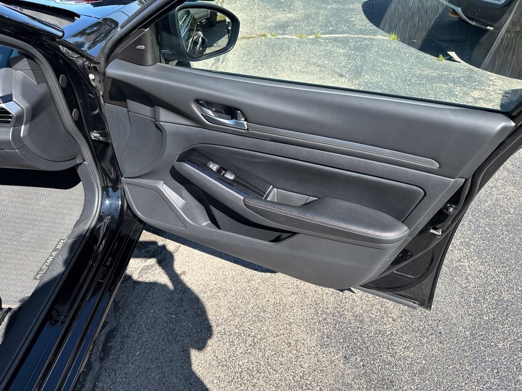 Used 2024 Nissan Altima 2.5 SR w/ SR Premium Package FWD image 27