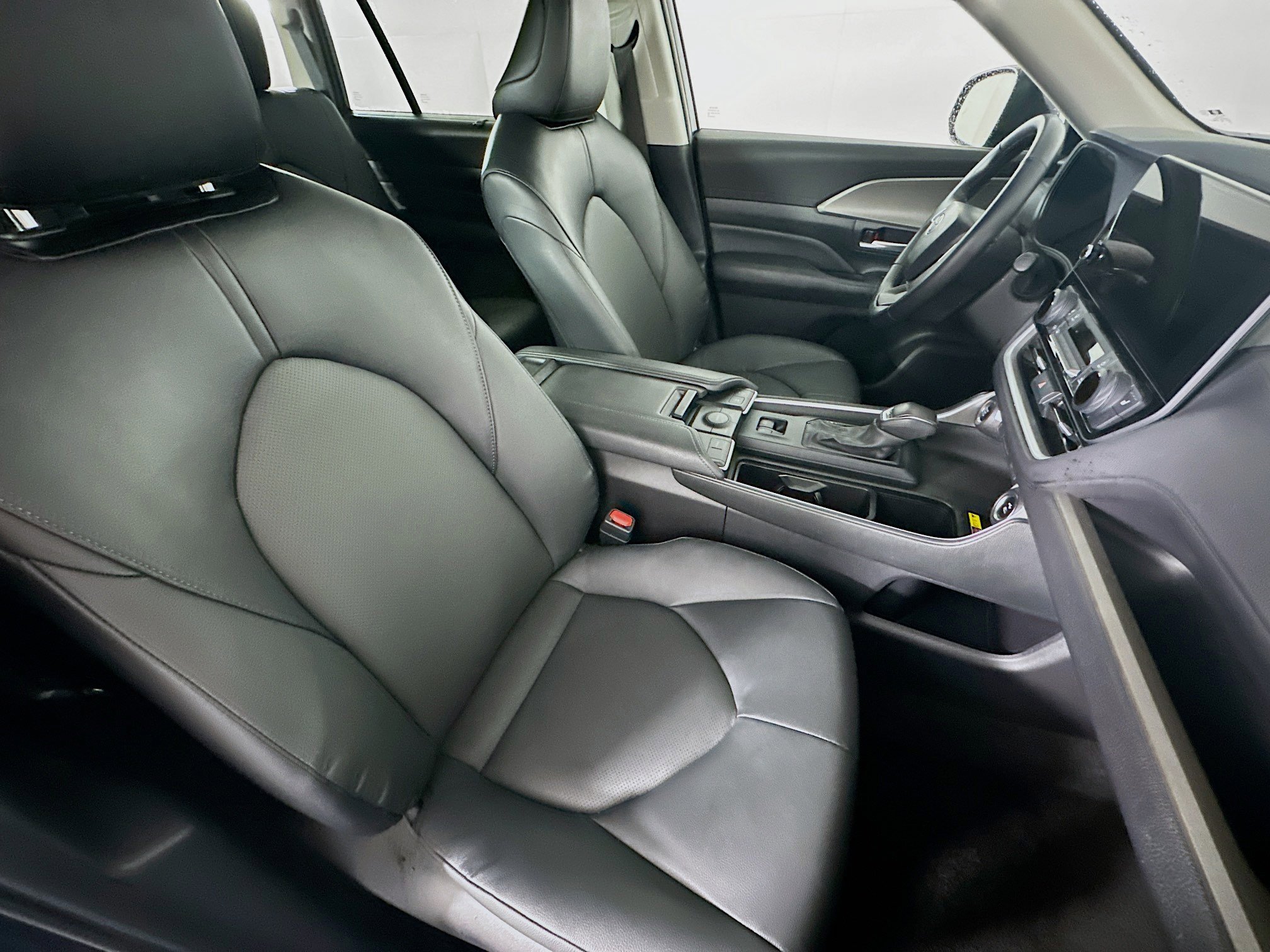 Used 2025 Toyota Grand Highlander FWD image 33