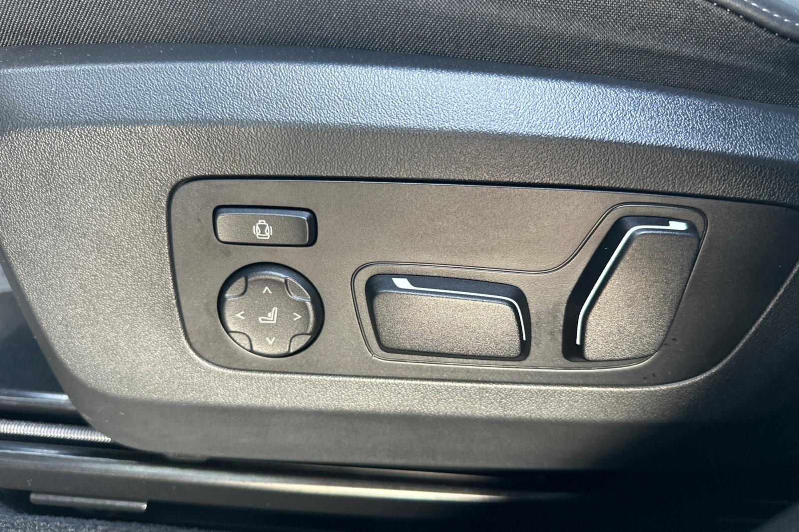 Used 2025 BMW X3 xDrive30i w/ Premium Package image 14