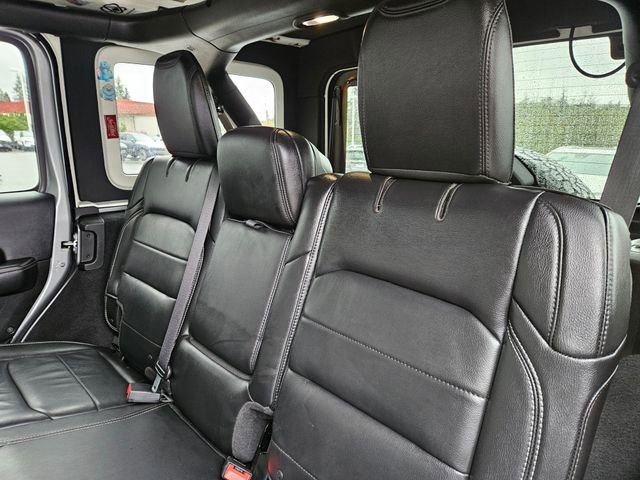 Used 2018 Jeep Wrangler Unlimited Sahara image 16