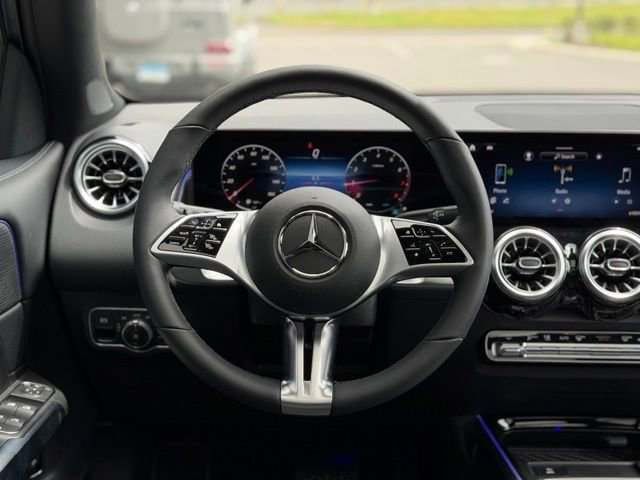 Used 2026 Mercedes-Benz GLB 250 4MATIC image 28