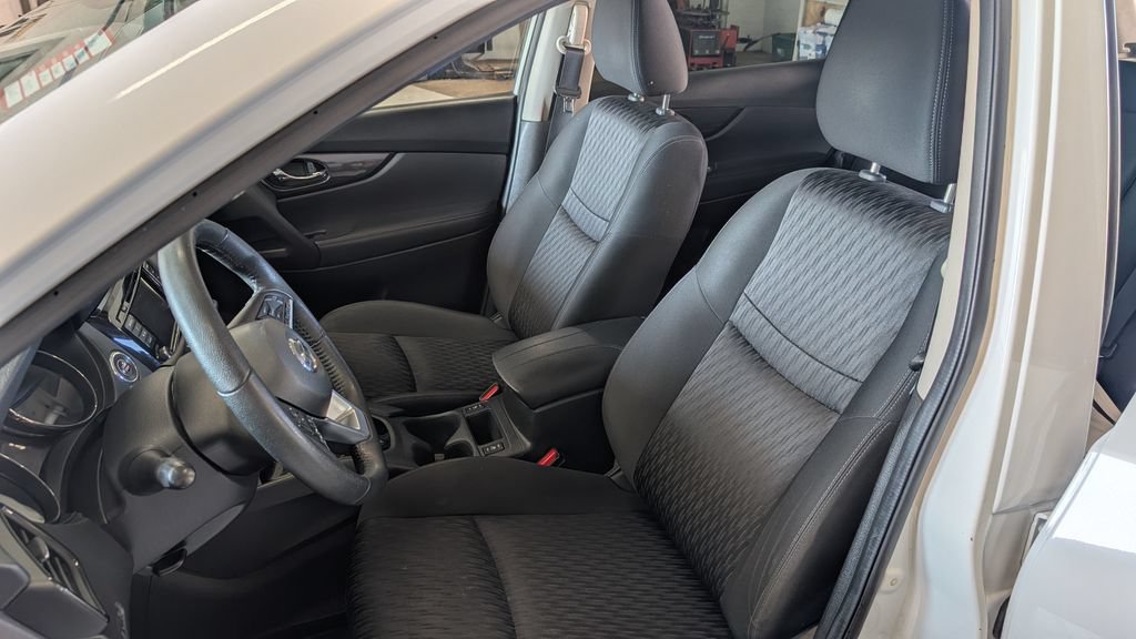 Used 2020 Nissan Rogue SV AWD/4WD image 11