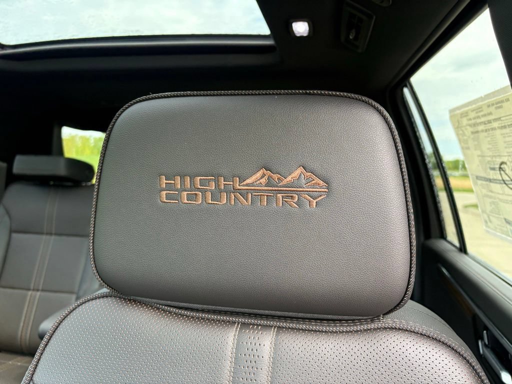 New 2026 Chevrolet Suburban High Country w/ Sun And Tow Package AWD/4WD image 4