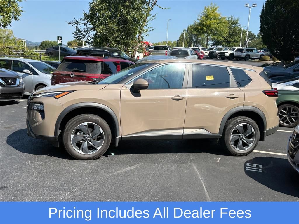 Used 2024 Nissan Rogue SV AWD/4WD image 4