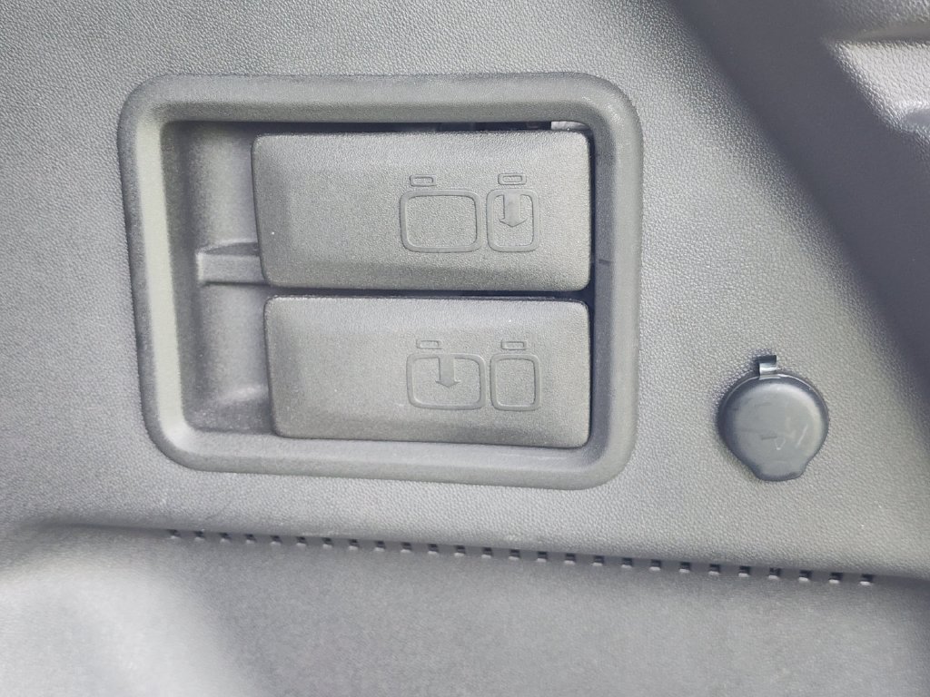 Used 2024 Chevrolet Equinox LT AWD/4WD image 13