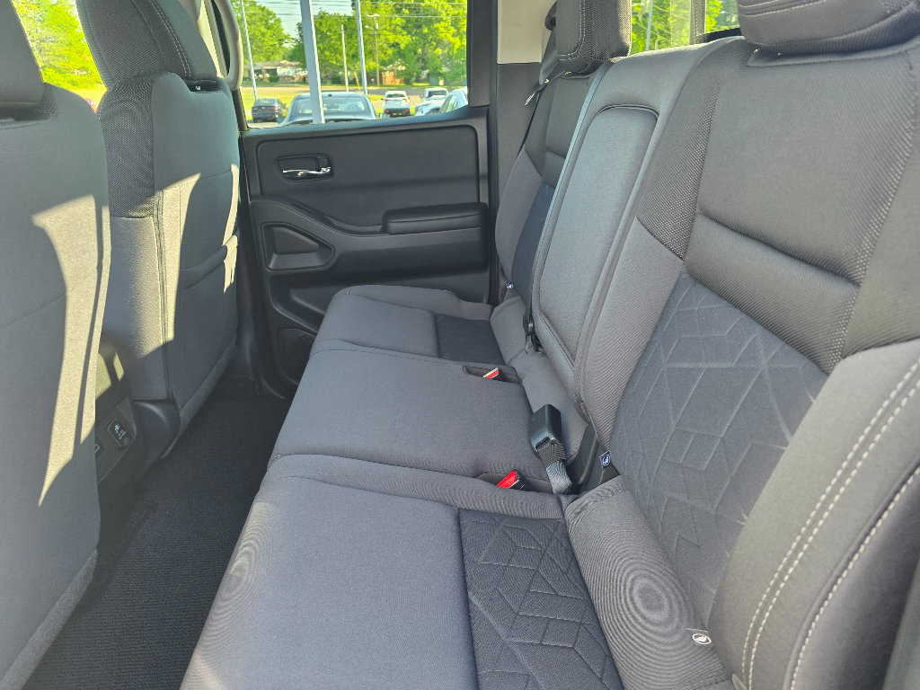 Used 2025 Nissan Frontier SV w/ SV Convenience Package AWD/4WD image 16