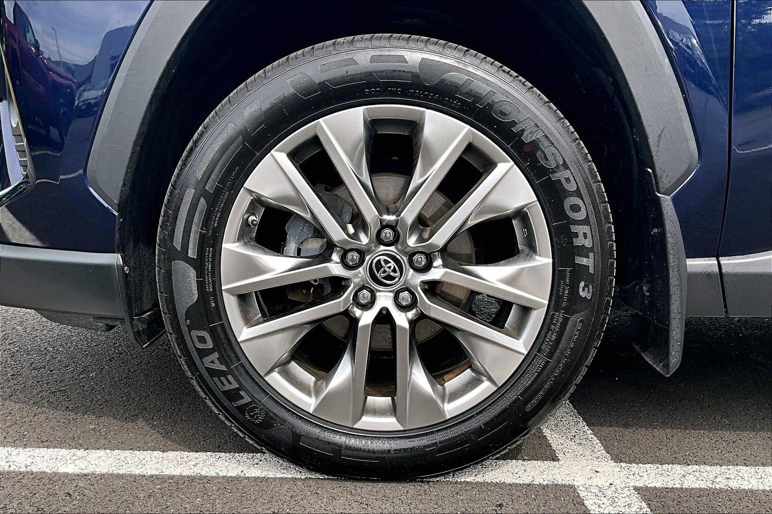 Used 2019 Toyota RAV4 XLE Premium w/ All Weather Liner Package AWD/4WD image 9