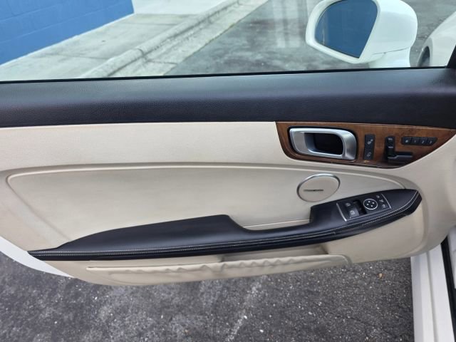 Used 2015 Mercedes-Benz SLK 250 w/ Premium Package image 11