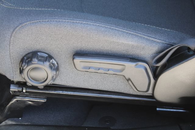 Used 2025 Jeep Gladiator Sport AWD/4WD image 32