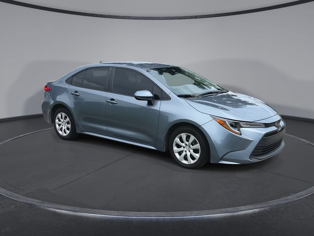 Used 2024 Toyota Corolla LE FWD image 2