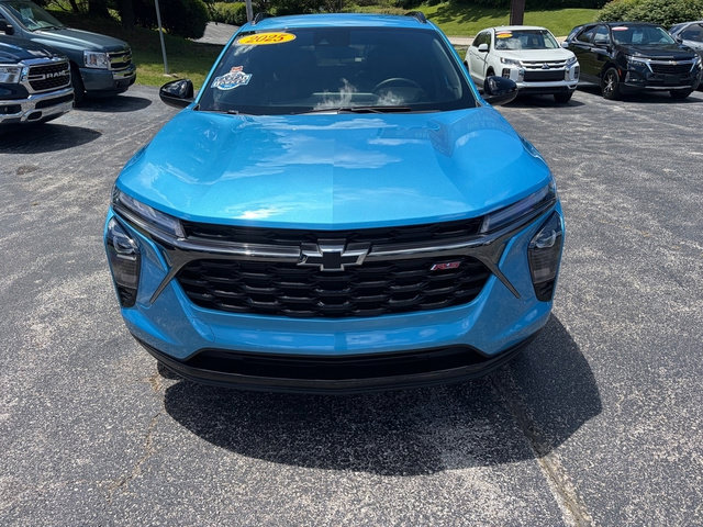 Used 2025 Chevrolet Trax RS w/ Driver Confidence Package FWD image 3