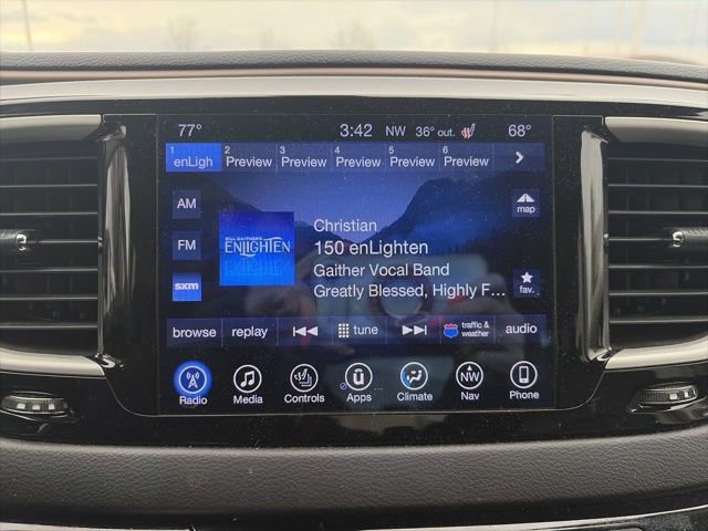 Used 2017 Chrysler Pacifica Touring-L image 11