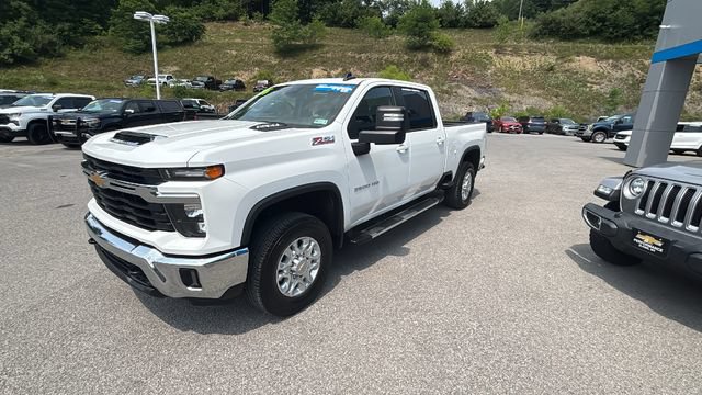 Used 2026 Chevrolet Silverado 2500 LT AWD/4WD image 9
