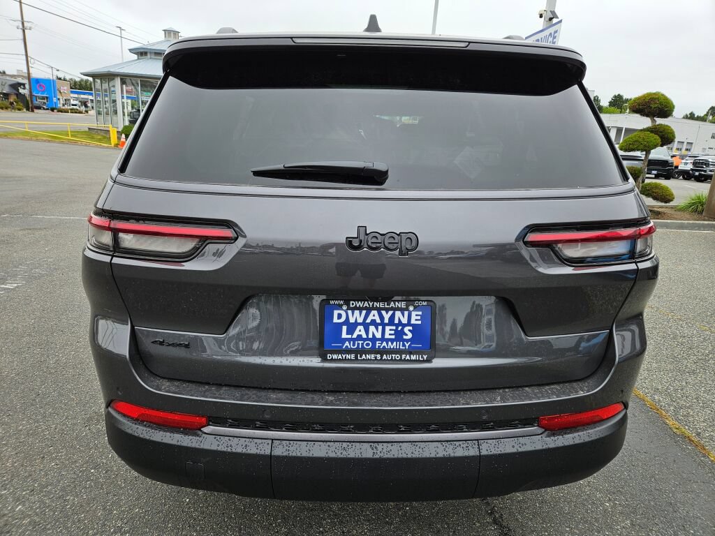New 2026 Jeep Grand Cherokee L Limited w/ Limited Altitude Package AWD/4WD image 4