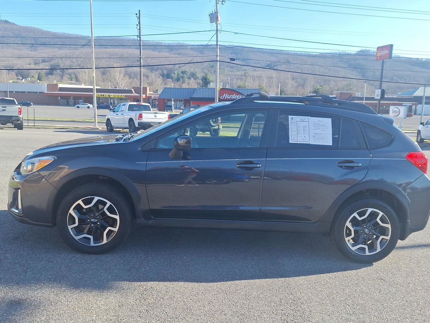 Used 2017 Subaru Crosstrek 2.0i Premium w/ Moonroof Package AWD/4WD image 6