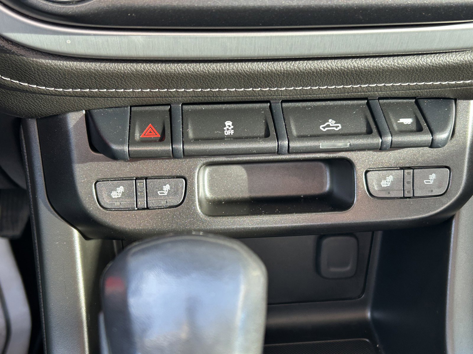 Used 2022 GMC Canyon Elevation image 33