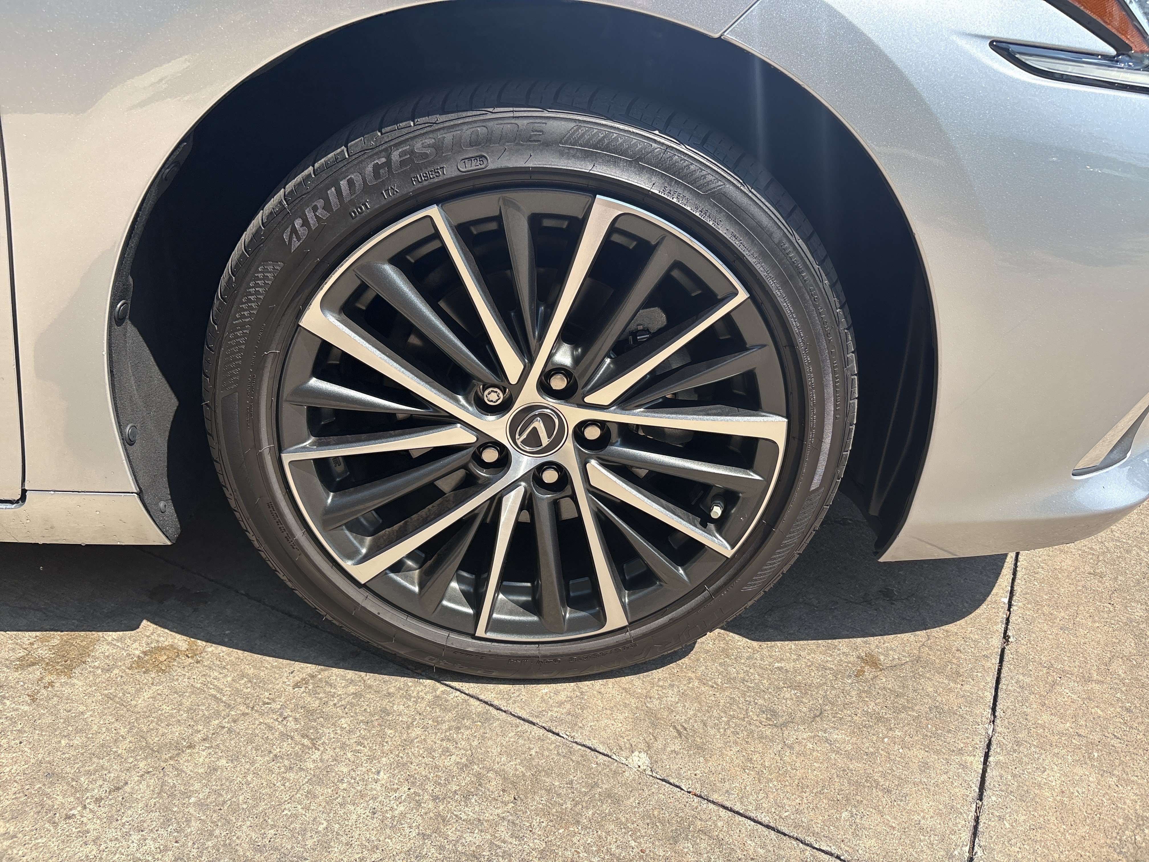 Certified 2025 Lexus ES 350 w/ Premium Package FWD image 13