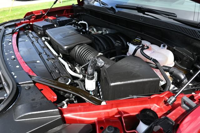 Used 2026 Chevrolet Suburban High Country AWD/4WD image 16